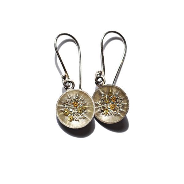 Shining Together, earrings fine Silver, sterling silver, 18ct and 24ct yellow gold, resin, 2006