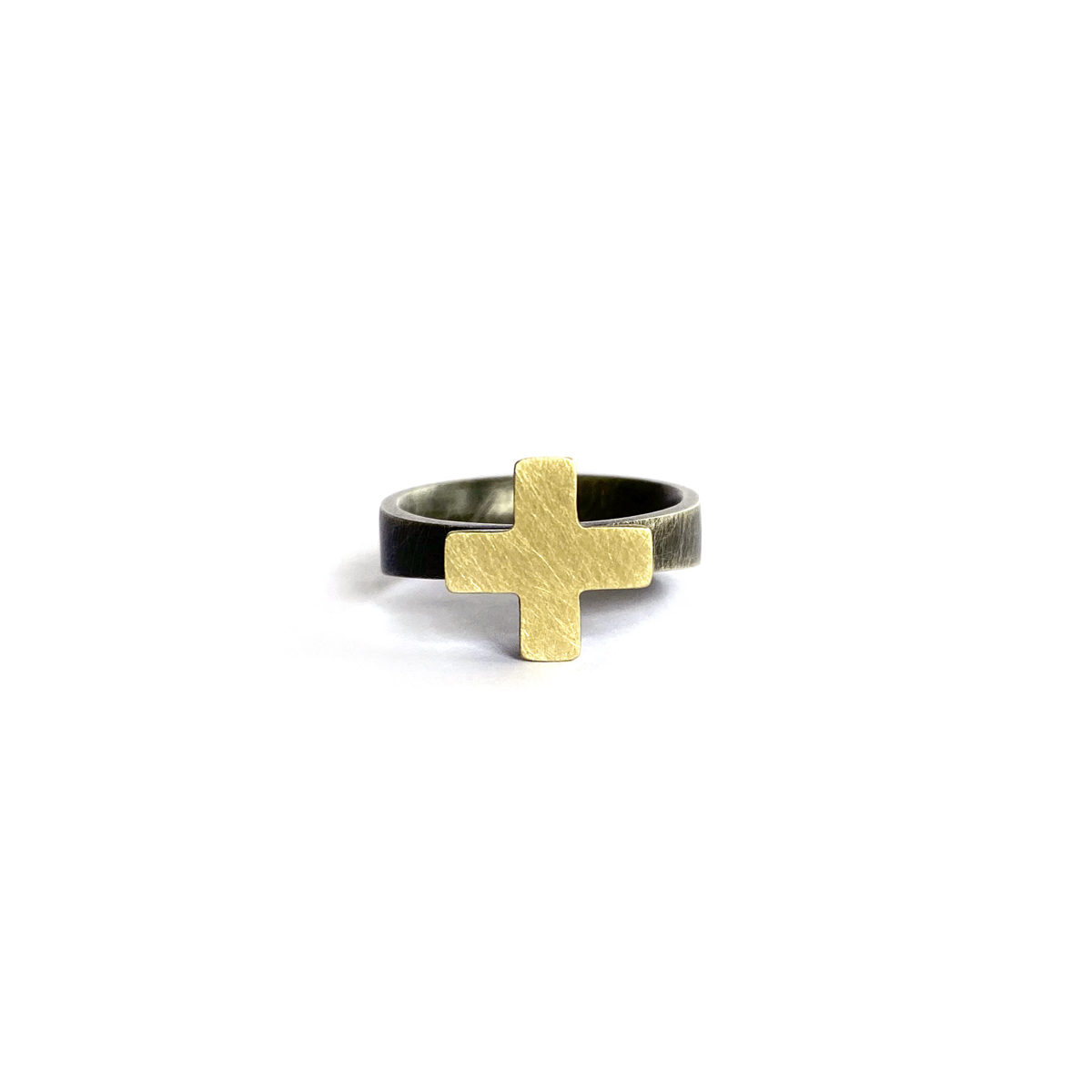 Axis Mundi Ring, sterling silver, 18ct gold, 2020, Kate Alterio